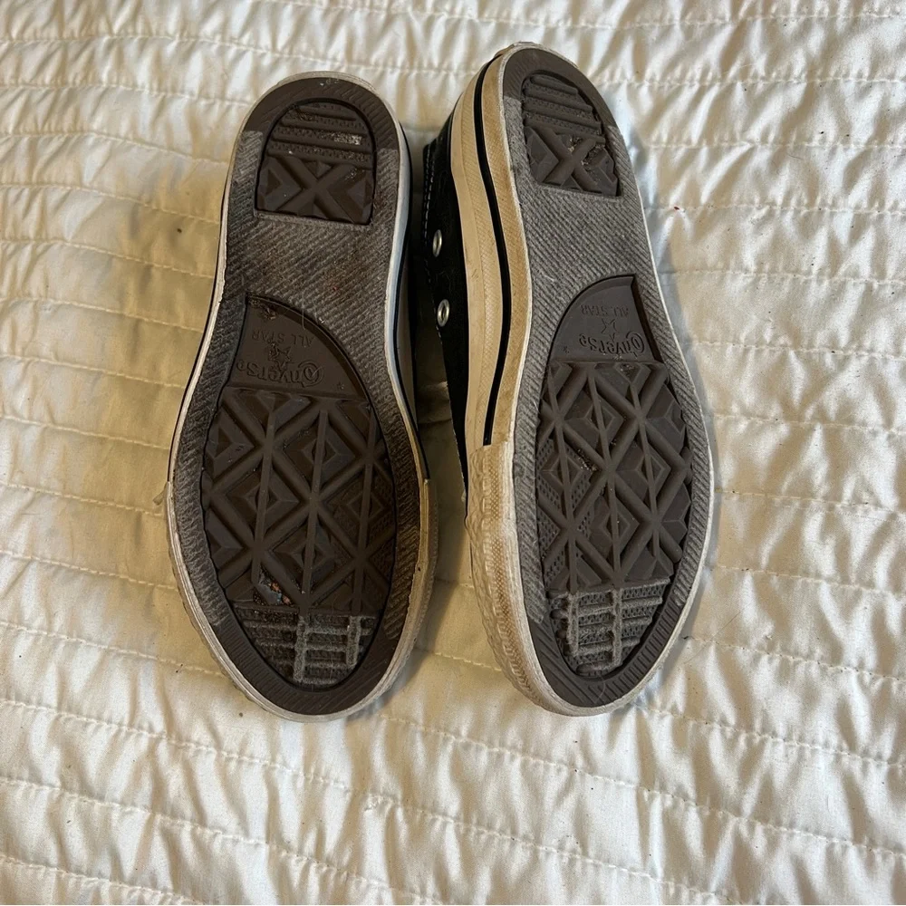 12 Kids Converse Black Canvas Low-Top Sneakers with White Laces